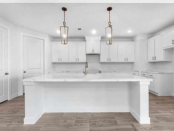 5th image of 10950 Middle Ridge Dr