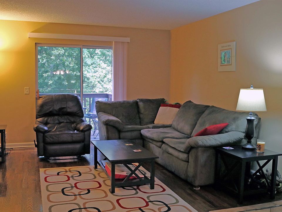 Livingroom with hardwood