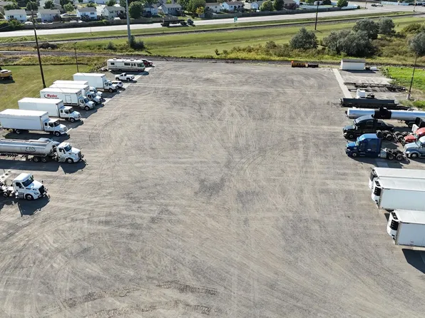 3221 41st St S, Moorhead, MN 56560