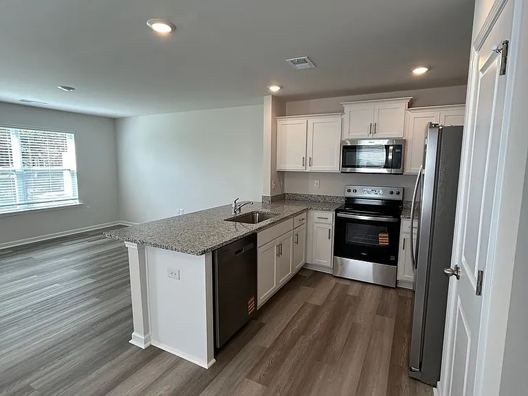 413 Silicon Dr — Photo 16