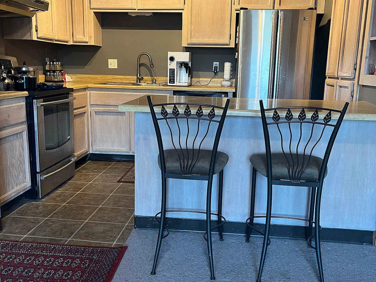1465 E Peckham Ln — Photo 3