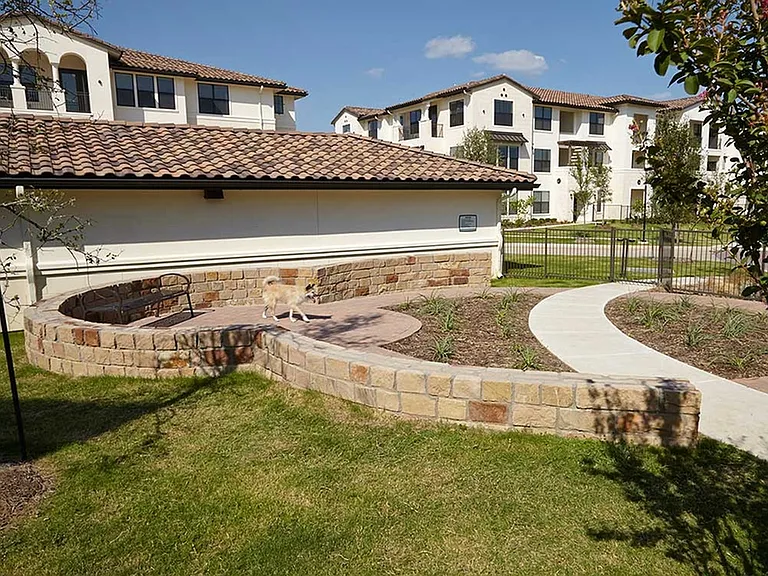 AMLI on Riverside — Photo 13