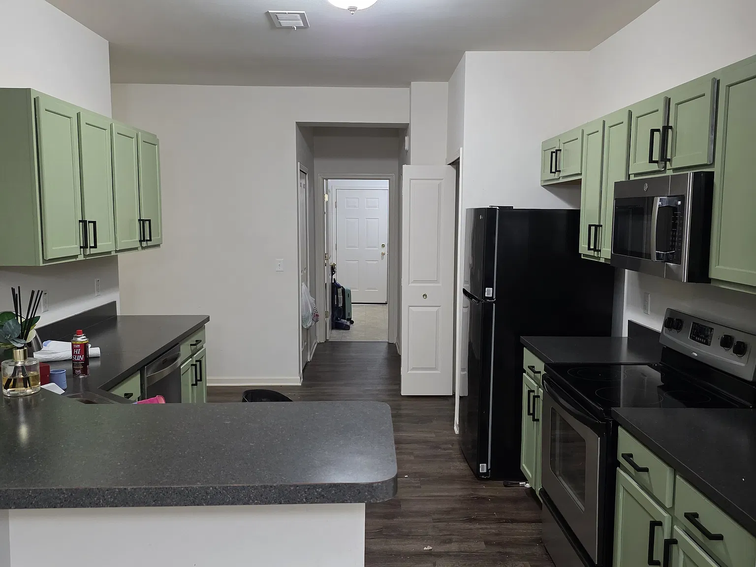 2 bed, 2.5 bath, 1669 sqft, $2,150 — Photo 1