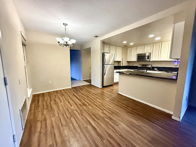 8917 Glen Alder Way — Photo 3