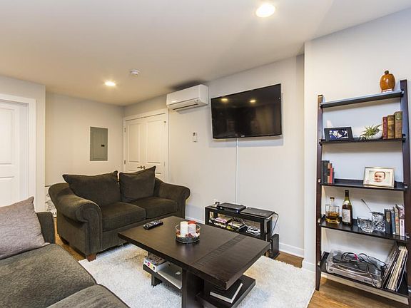 4th image of 1221 Mount Vernon St #2BDR