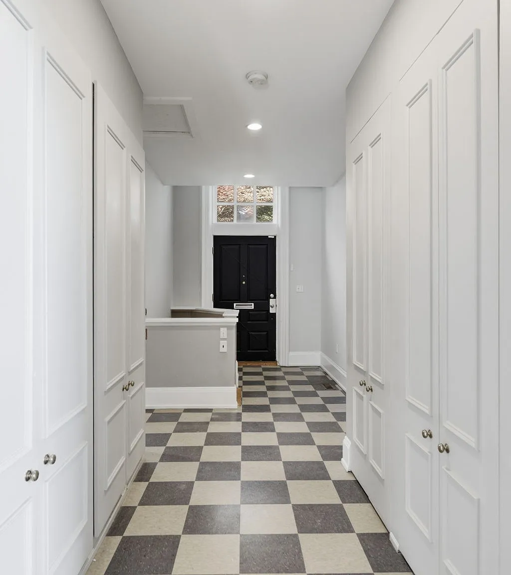 3 bed, 2.5 bath, 1932 sqft, $4,500 — Photo 1