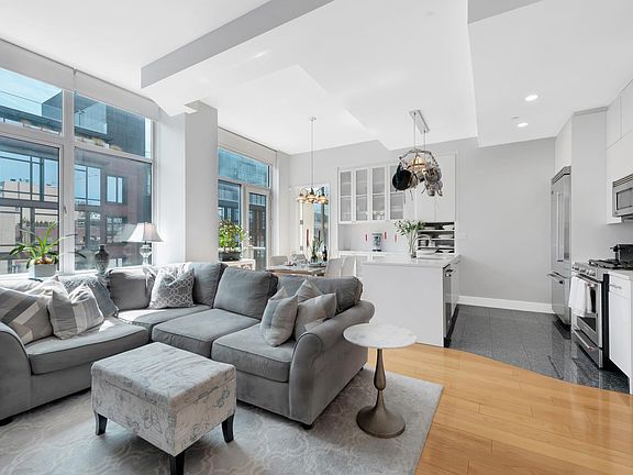 4th image of 26 Broadway #506