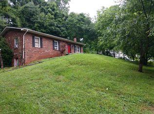 323 Valley St, Mars Hill, NC 28754