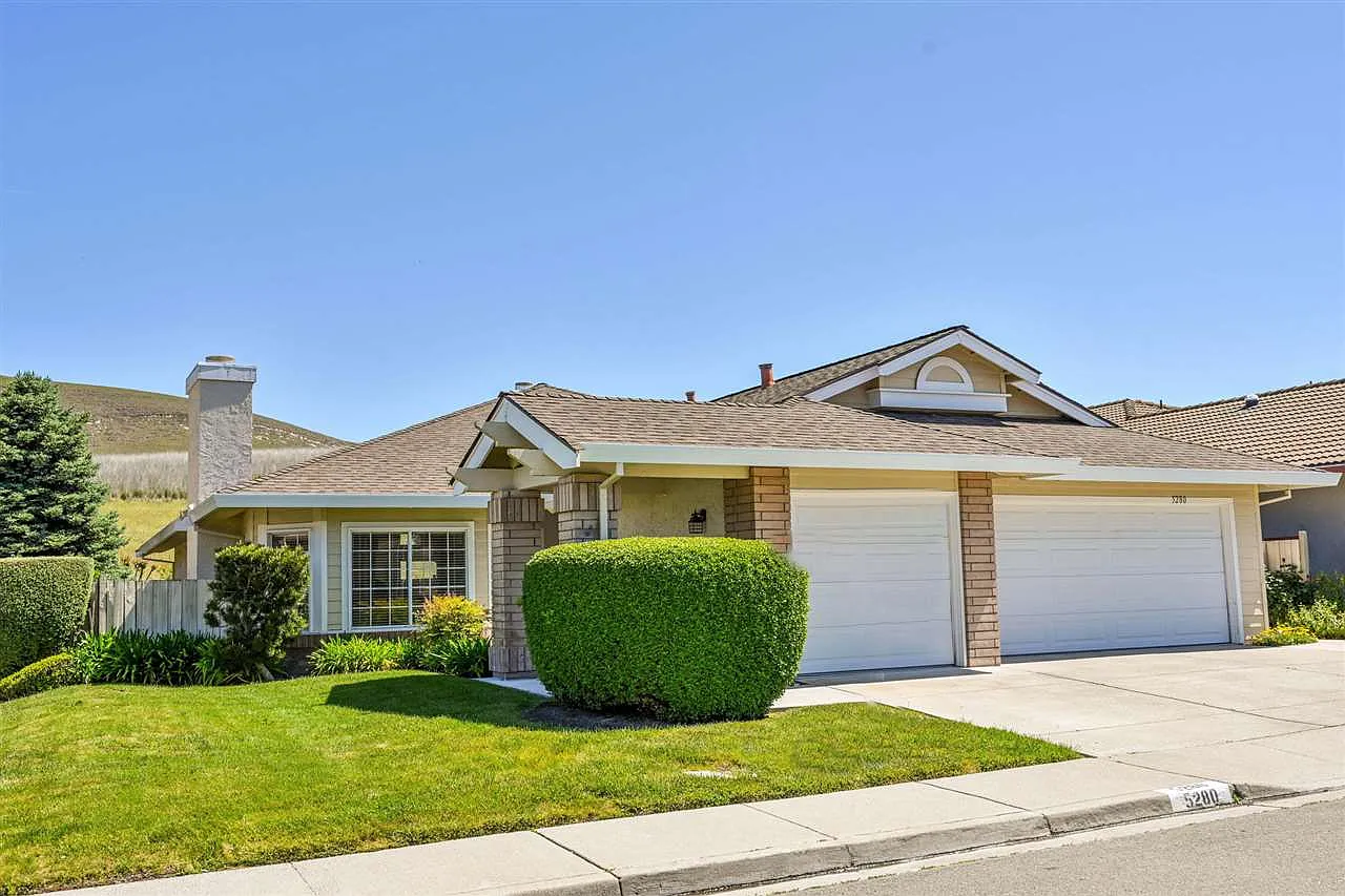 5280 Canyon Crest Dr photo 1