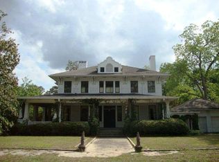 53 W Graham St, Mc Rae, GA 31055