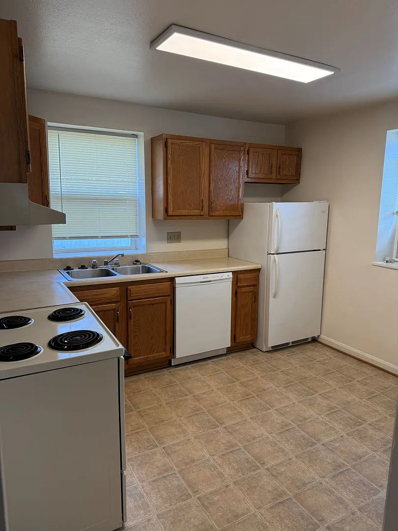 Aubrey Green Property — Photo 4