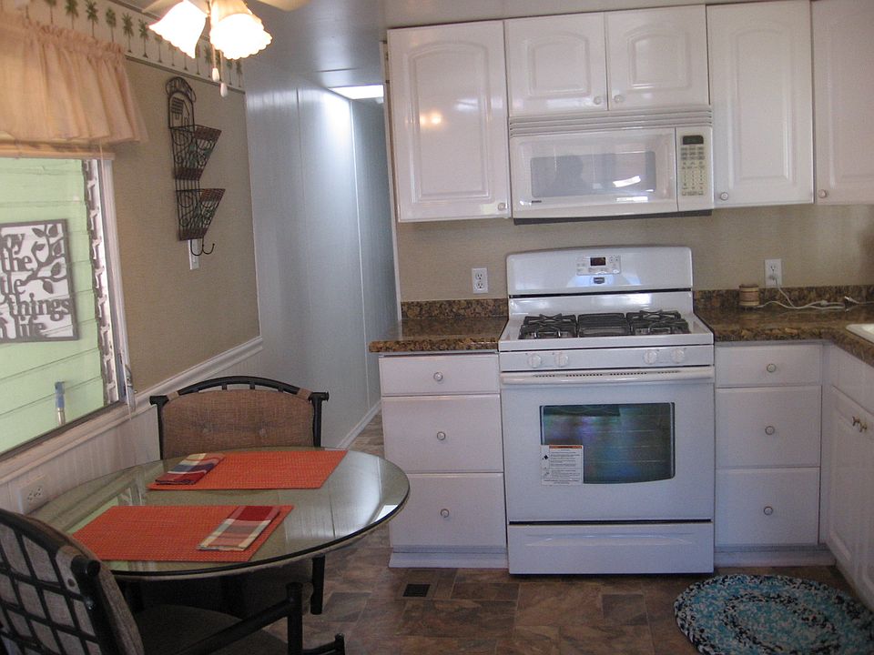 1st image of 69371 Crestview Dr