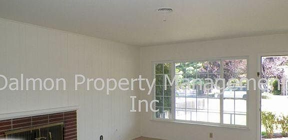 3rd image of 1613 Center Rd