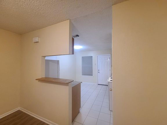 4th image of 1006 McIlvaine St