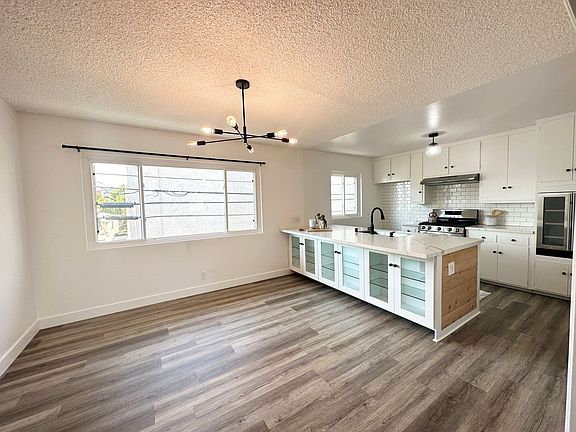 3rd image of 445 E Magnolia Blvd #206