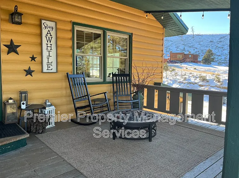 4513 Corral Dr — Photo 3