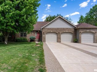 115 Woodland Dr, Andalusia, IL 61232