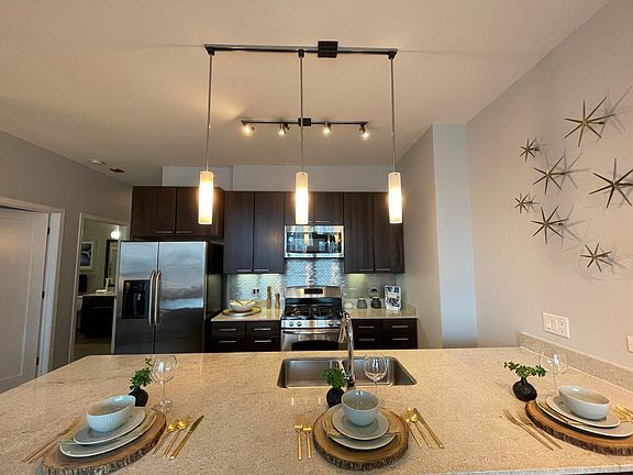 3rd image of 501 W Huron St #101