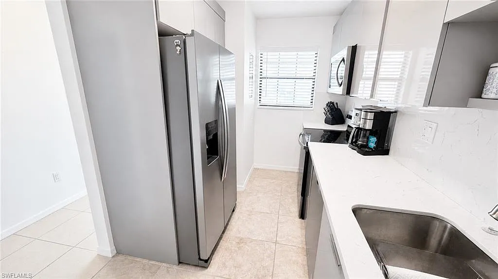 2 bed, 2.0 bath, 878 sqft, $2,100 — Photo 4