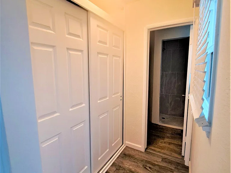 1309 N La Brea Ave #A — Photo 18