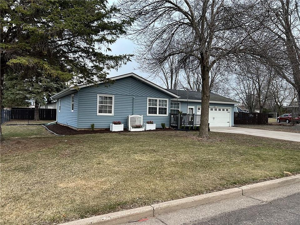 317 Division Street Chippewa Falls WI 54729 Zillow