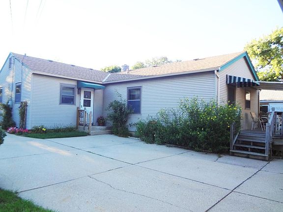 2nd image of 5926 N Lydell Ave