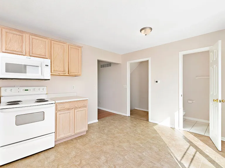 Windsor Townhomes Community — Photo 18
