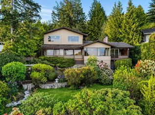 3898 Southridge Ave, West Vancouver, BC V7V 3J1