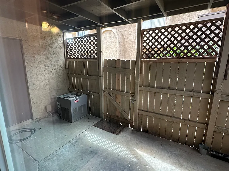 2020 E Grand Ave #H29 — Photo 6