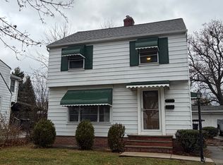 1311 Gordon Rd, Lyndhurst, OH 44124