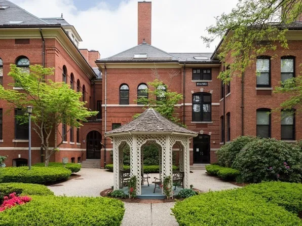 1 School St APT 406, Arlington, MA 02476