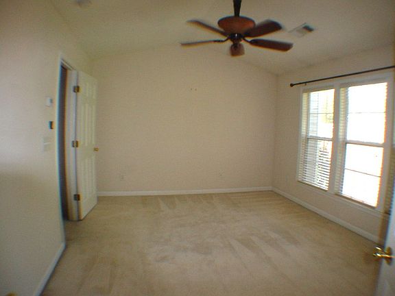 5th image of 2373 Towneview Ct SE