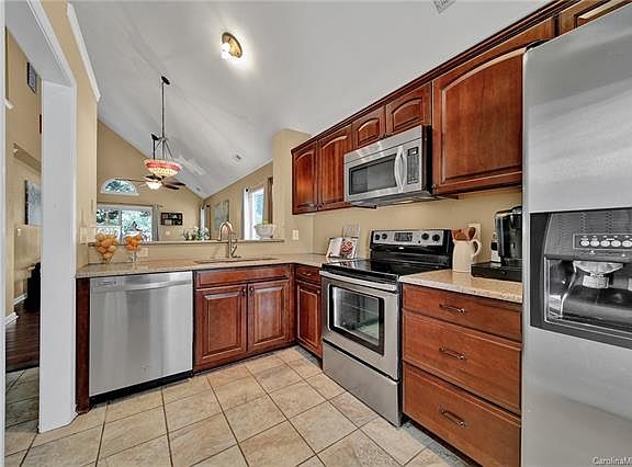5th image of 935 Heritage Pkwy #33