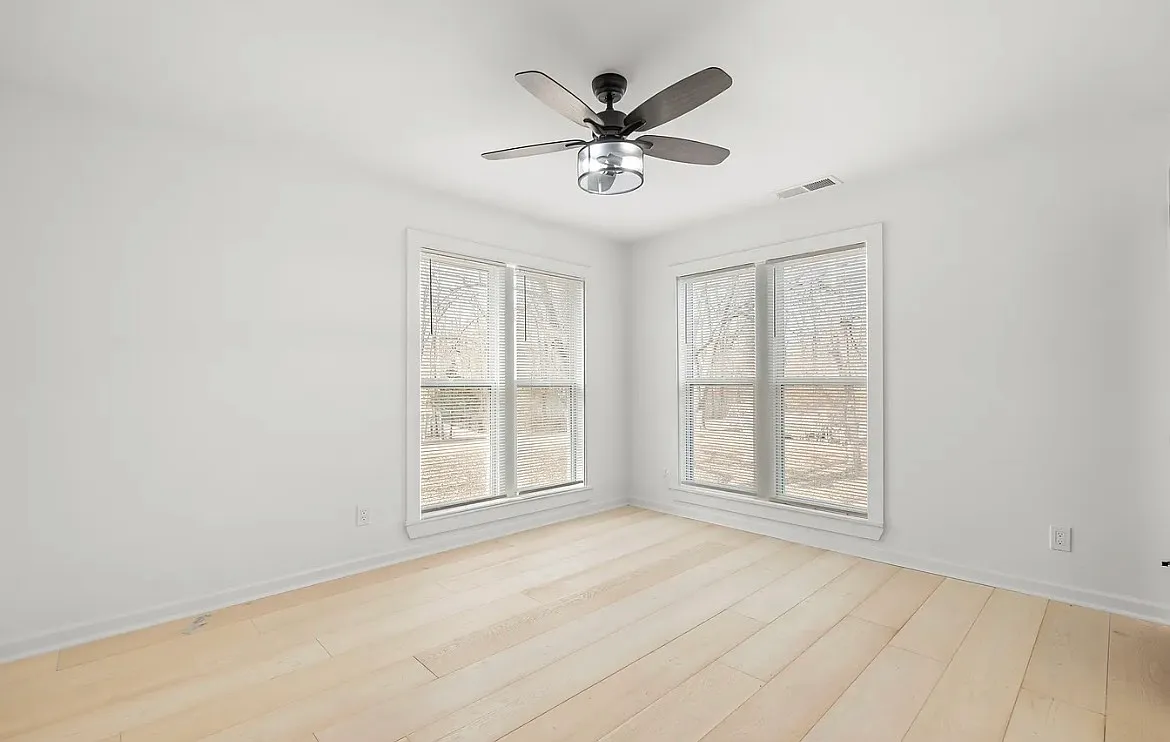 4 bed, 2851 sqft, $2,900 — Photo 4