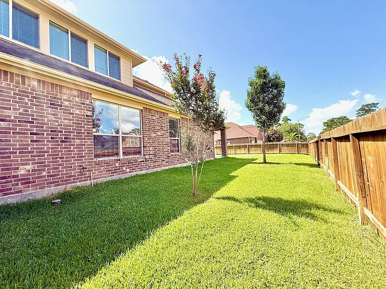 8139 Edenwood Dr — Photo 25