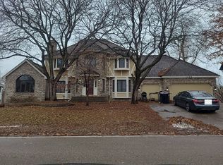 1069 W Royal Oaks Dr, Shoreview, MN 55126