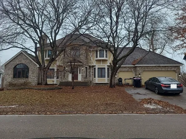 1069 W Royal Oaks Dr, Shoreview, MN 55126