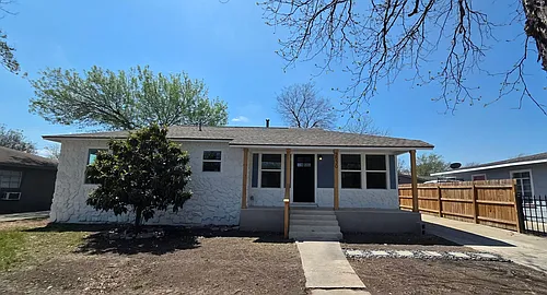 2530 W Woodlawn Ave Photo 1