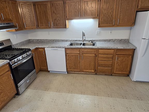 2nd image of 101 E Little St APT B