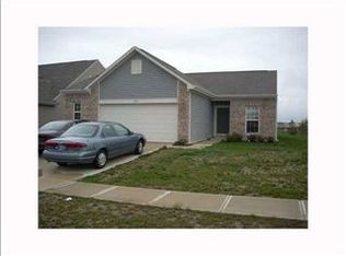 690 Ponderosa Pine Dr, Whiteland, IN 46184