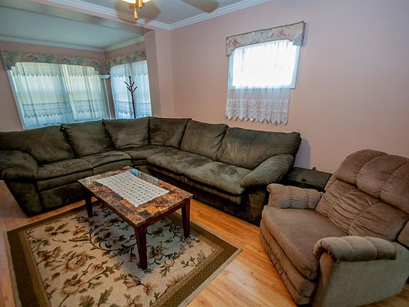 5th image of 2708 Lincoln St