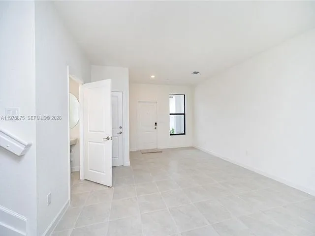 264 SW 159th Ter — Photo 16