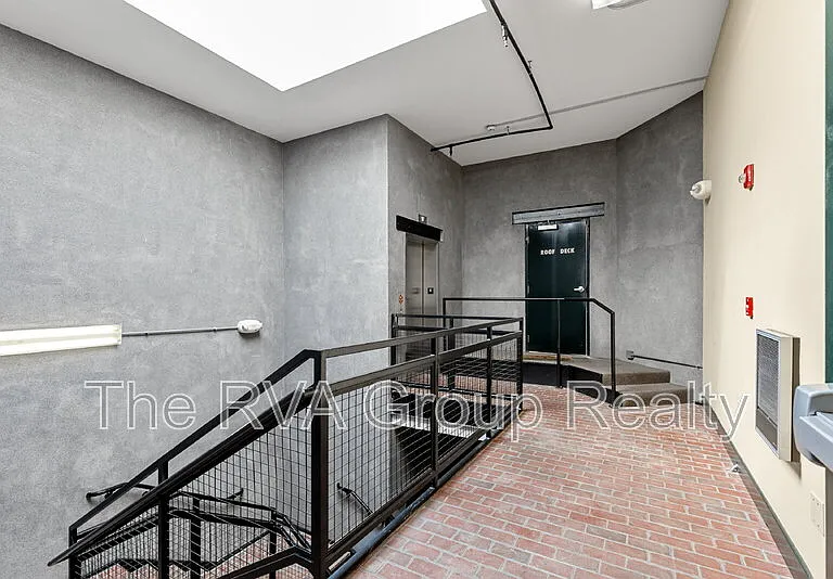 110 W Marshall St #27 — Photo 45