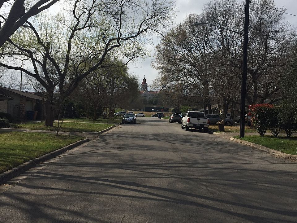 2nd image of 2702 Friar Tuck Ln
