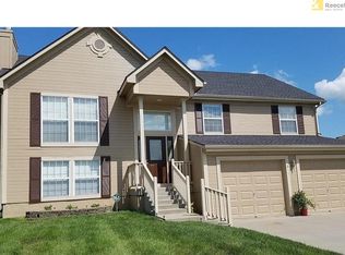 811 Cindy Ln, Raymore, MO 64083