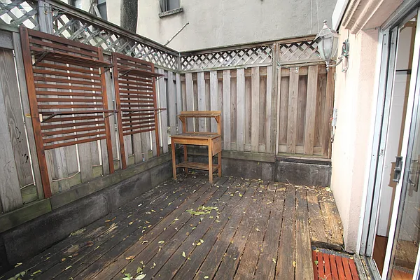 Rented by Compass | media 52