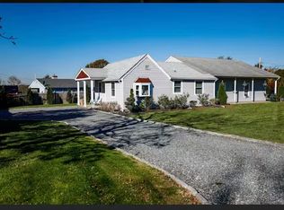 38 Honeyman Ave, Middletown, RI 02842