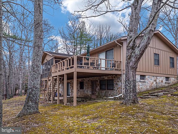 5th image of 102 Twin Cove Ct