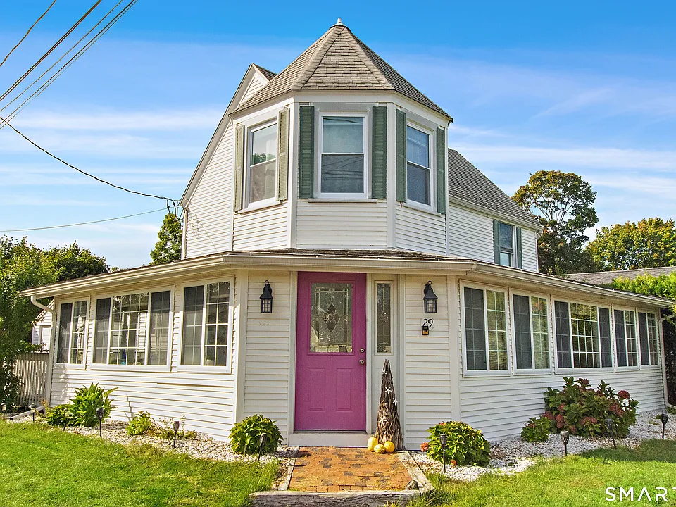 29 Prospect Ave E
