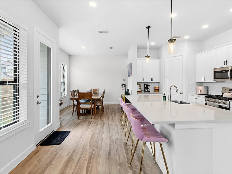 1530 Noble Park Dr — Photo 10